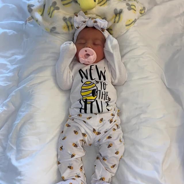 Newborn Baby Outfits - 4-Piece Complete Set for Boys and Girls